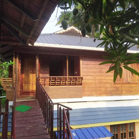 Mundromocktail Tourist Home Sasthamcotta Ngoại thất bức ảnh