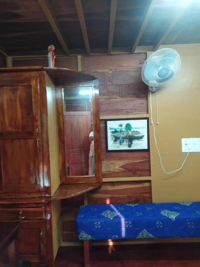 Mundromocktail Tourist Home Sasthamcotta Ngoại thất bức ảnh