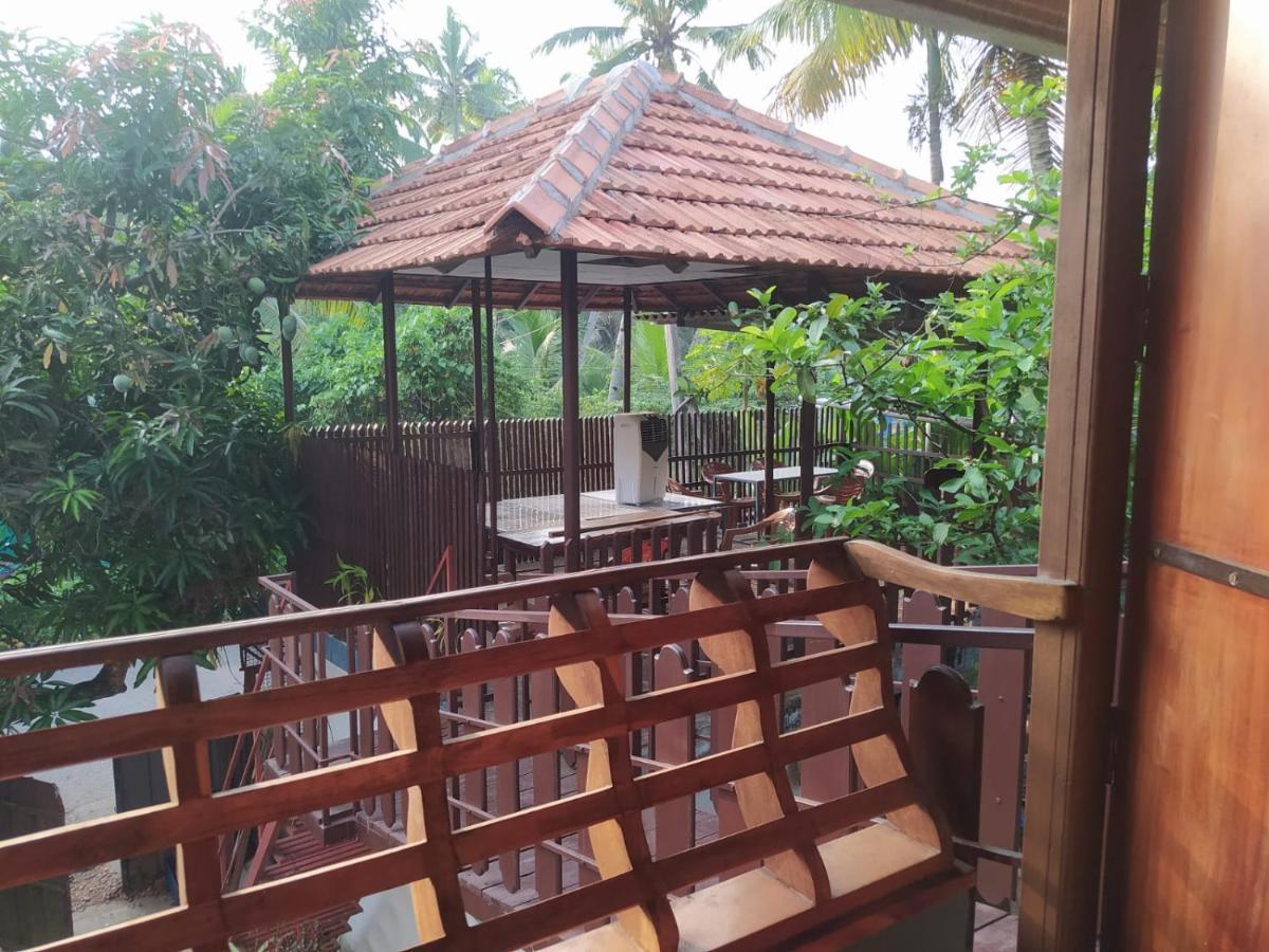Mundromocktail Tourist Home Sasthamcotta Ngoại thất bức ảnh