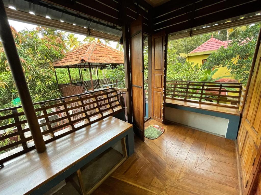 Mundromocktail Tourist Home Sasthamcotta Ngoại thất bức ảnh