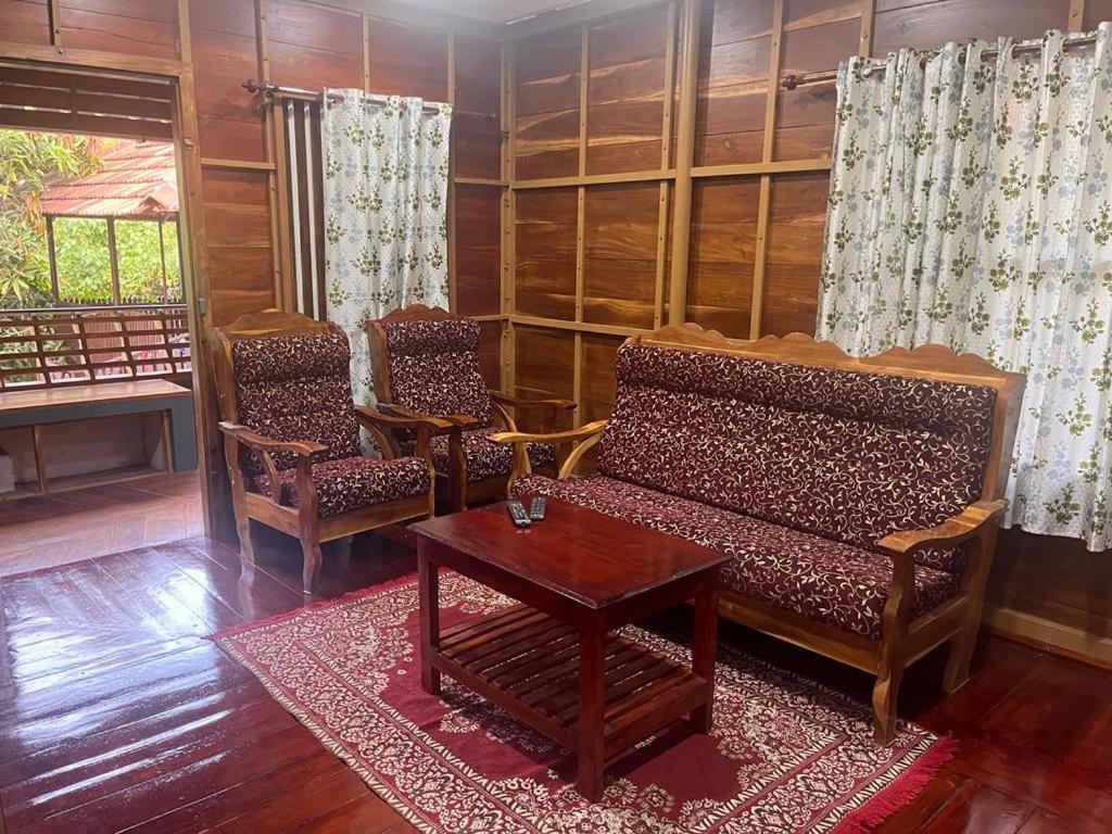 Mundromocktail Tourist Home Sasthamcotta Ngoại thất bức ảnh